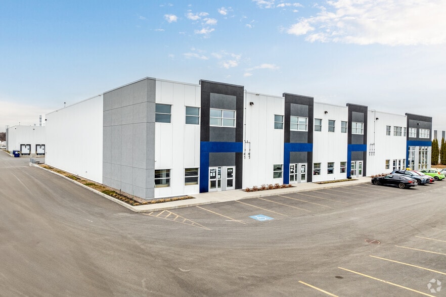 4177-4233 Rue Marcel Lacasse, Boisbriand, QC for lease - Building Photo - Image 3 of 19