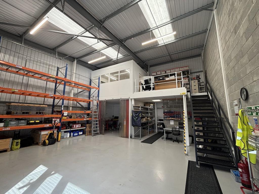 Lister Rd, Dursley for lease Interior Photo- Image 1 of 3