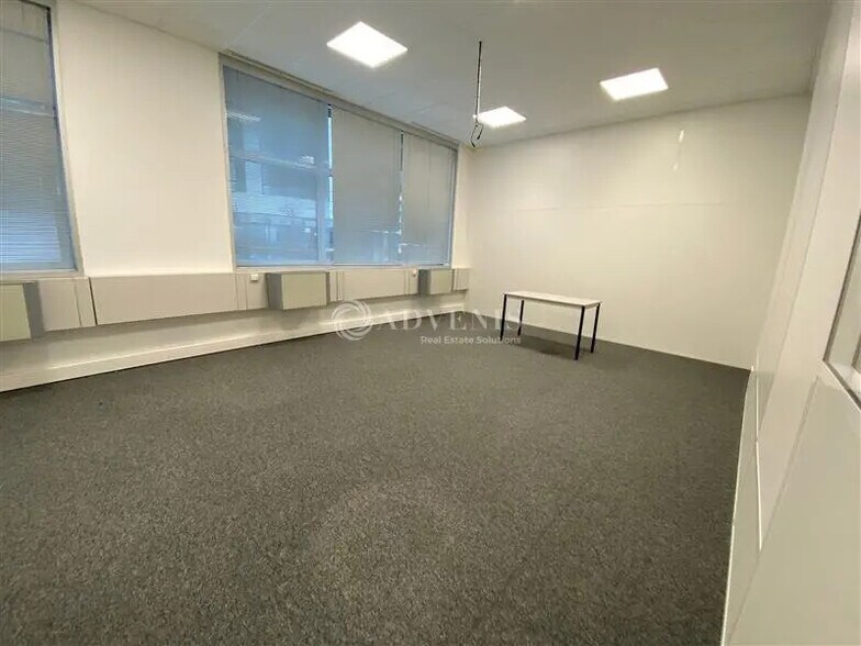 Office in Noisy-le-Grand for lease - Interior Photo - Image 3 of 8