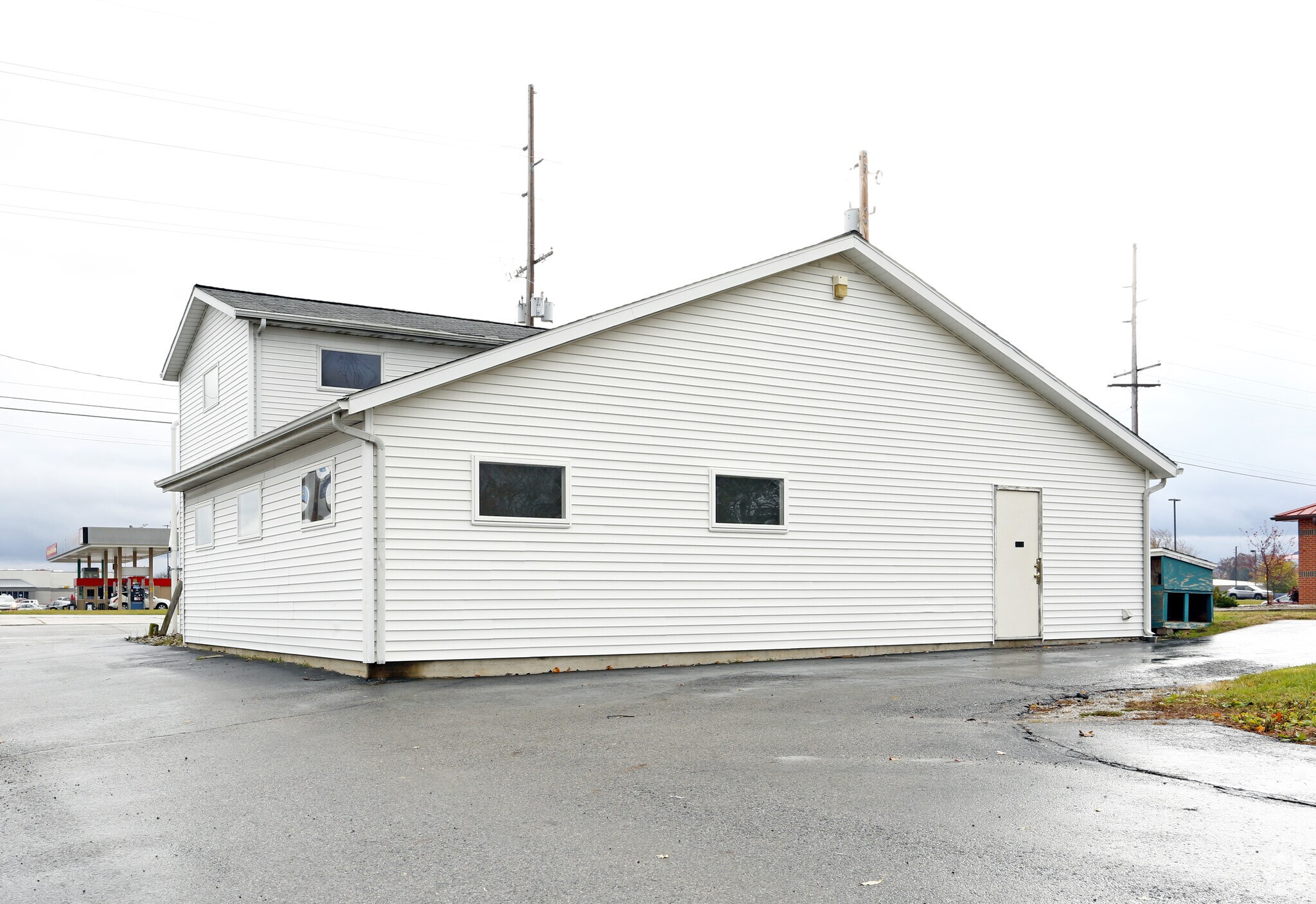 2107 N Wayne St, Angola, IN for sale Building Photo- Image 1 of 1