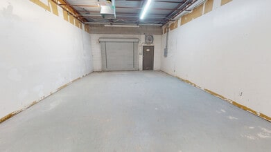 4219-4227 Gatecrest, San Antonio, TX for lease Interior Photo- Image 2 of 7