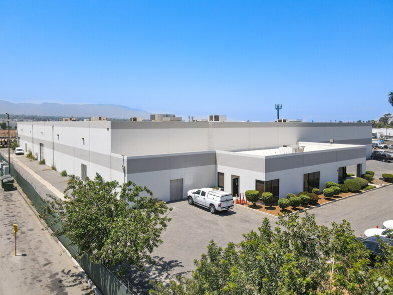 720 S Temescal St, Corona, CA for lease - Primary Photo - Image 1 of 4