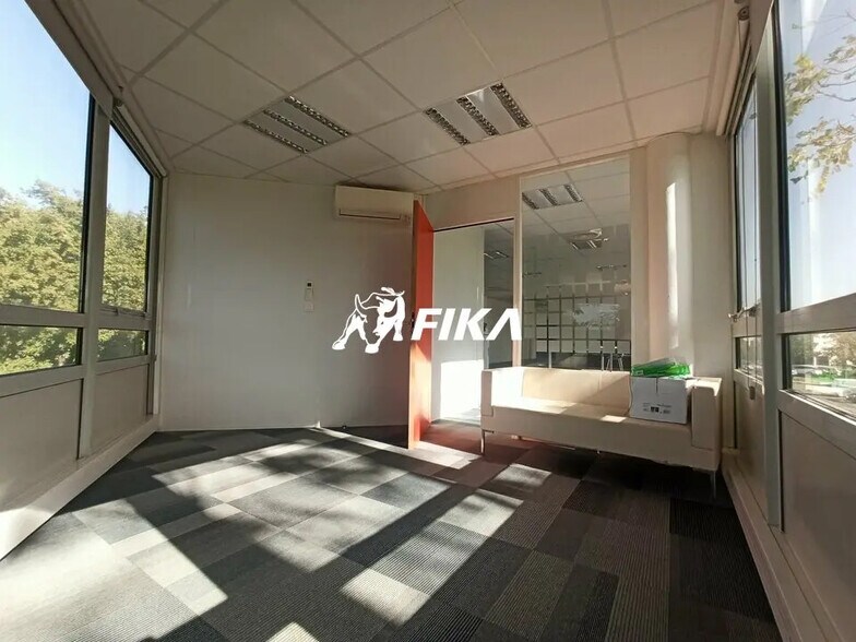 Office in Labège for lease - Building Photo - Image 3 of 7