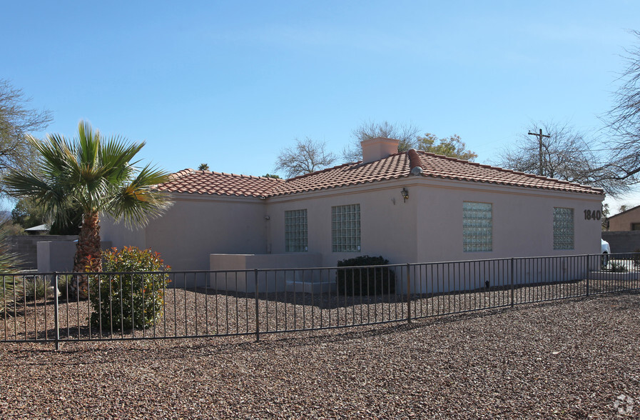 1840 N Craycroft Rd, Tucson, AZ for lease - Building Photo - Image 2 of 4