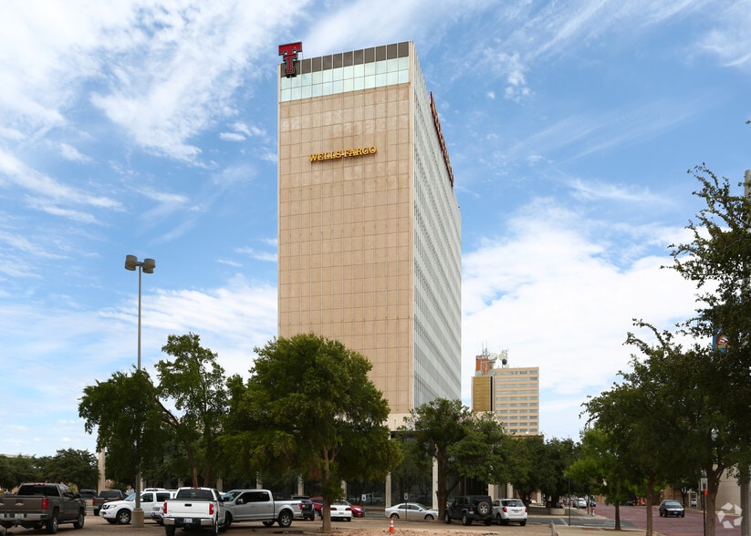 1500 Broadway St, Lubbock, TX for lease - Building Photo - Image 1 of 16
