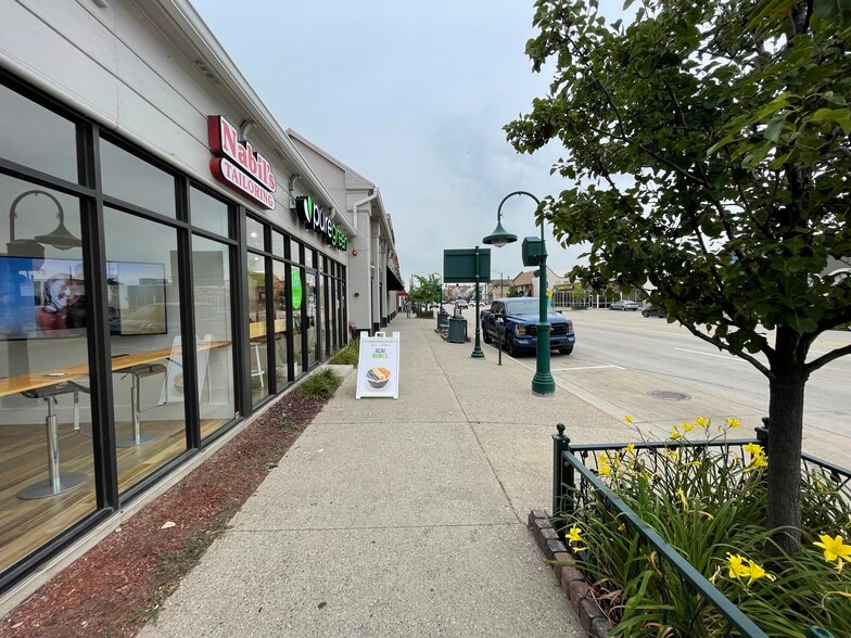 205 S Main St, Rochester, MI for lease - Building Photo - Image 3 of 8