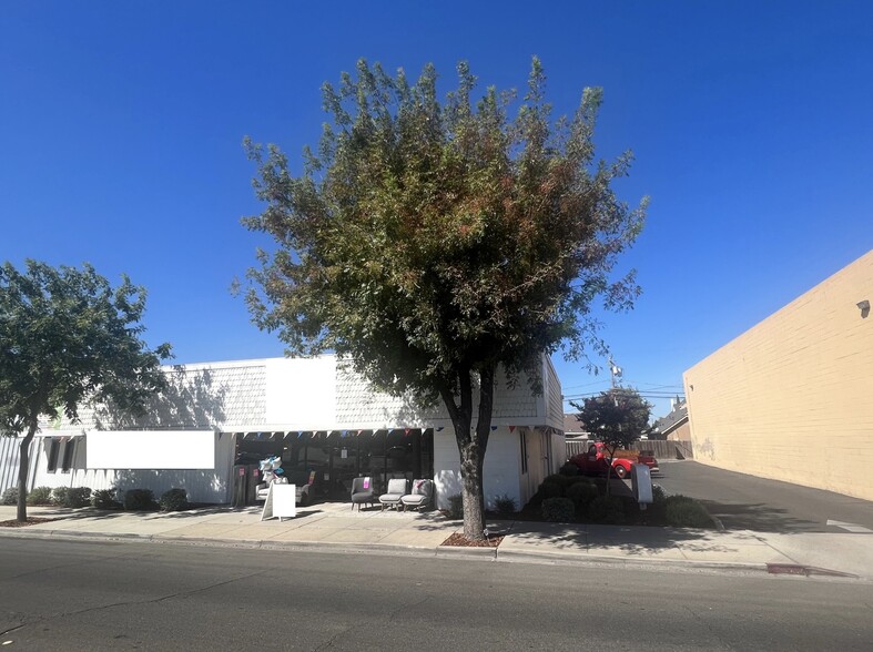 215 Lander Ave, Turlock, CA for sale - Building Photo - Image 1 of 7