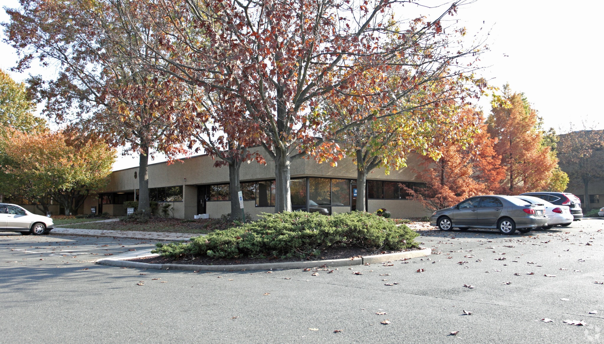 8 Quakerbridge Plz, Hamilton, NJ for sale Building Photo- Image 1 of 21