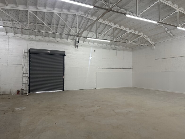 1177 65th St, Oakland, CA for lease - Building Photo - Image 2 of 10