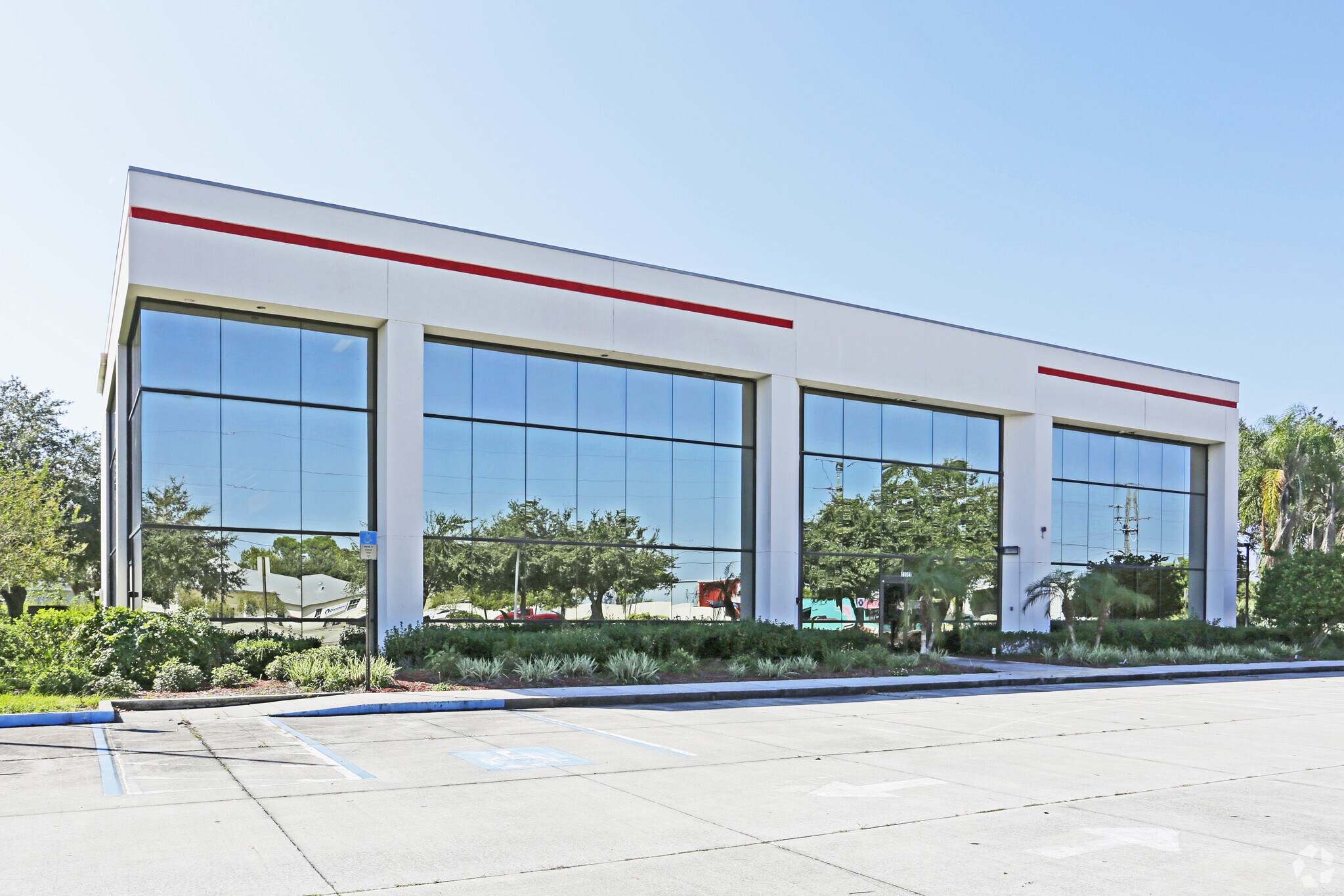 23081 Harborview Rd, Port Charlotte, FL for sale Primary Photo- Image 1 of 1