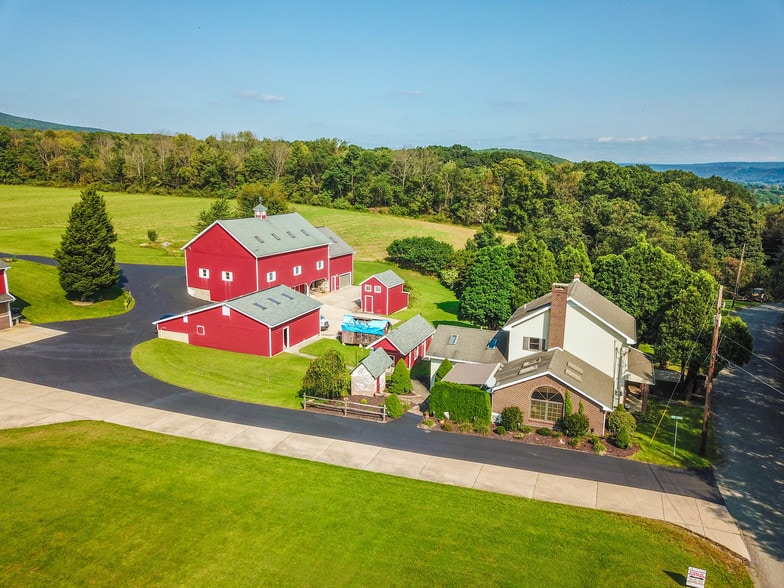 438 Jamestown Dr, Lehighton, PA 18235