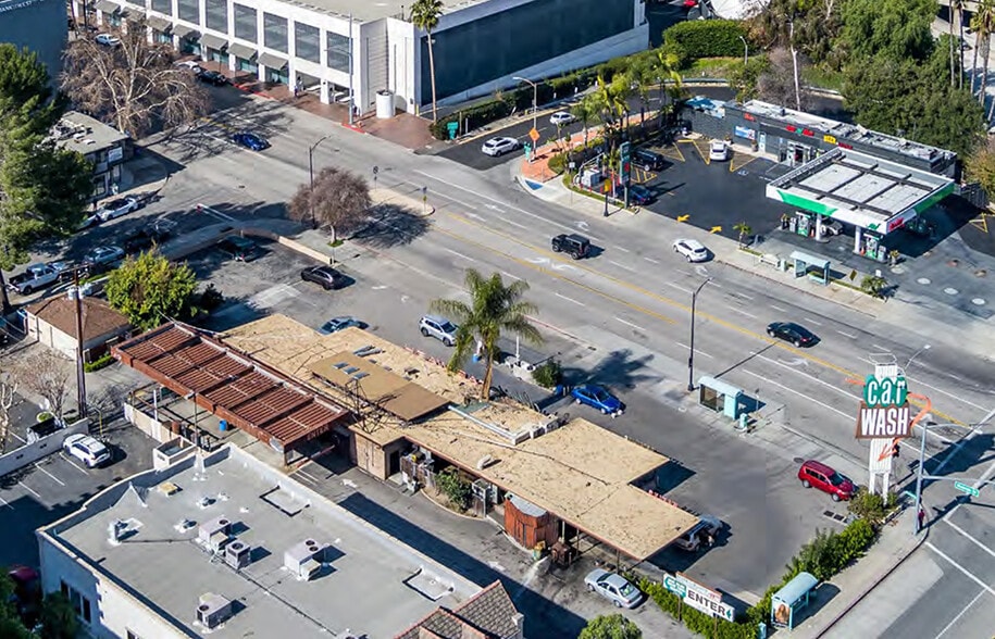 3700 W Riverside Dr, Burbank, CA for sale - Building Photo - Image 2 of 12