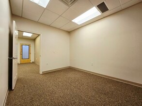 134-136 W Middle St, Chelsea, MI for lease Interior Photo- Image 2 of 4