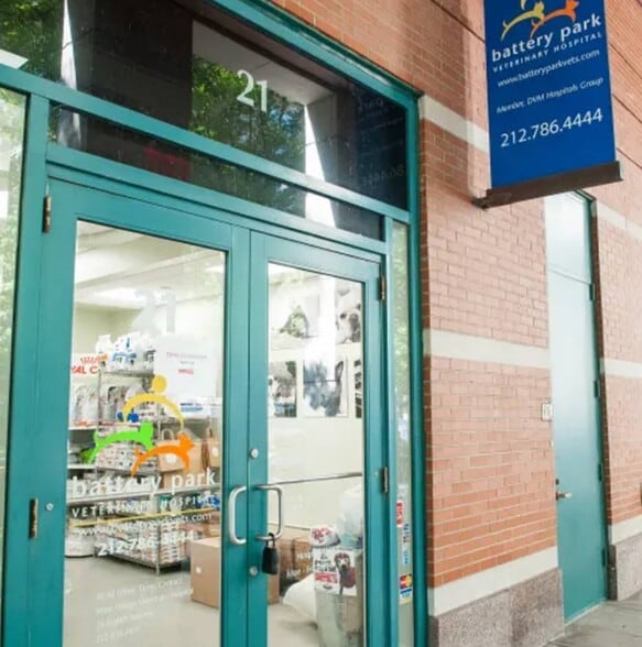 21 South End Ave, New York, NY for lease - Building Photo - Image 2 of 11