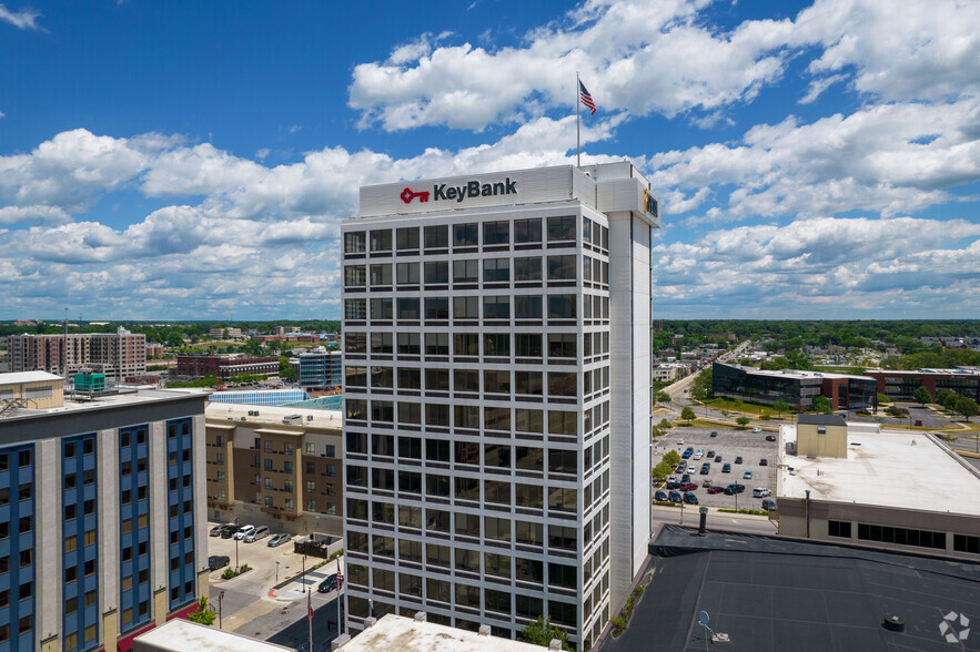 202 S Michigan St, South Bend, IN for lease - Building Photo - Image 2 of 11