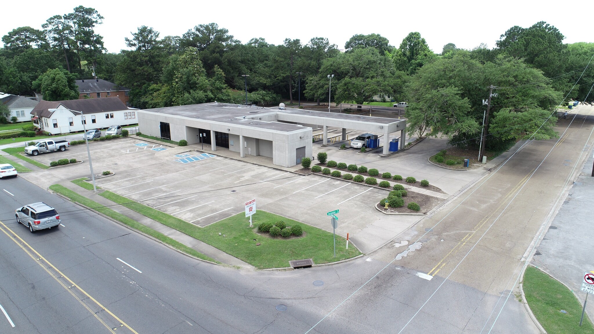 1927 W University Ave, Lafayette, LA for sale Primary Photo- Image 1 of 1