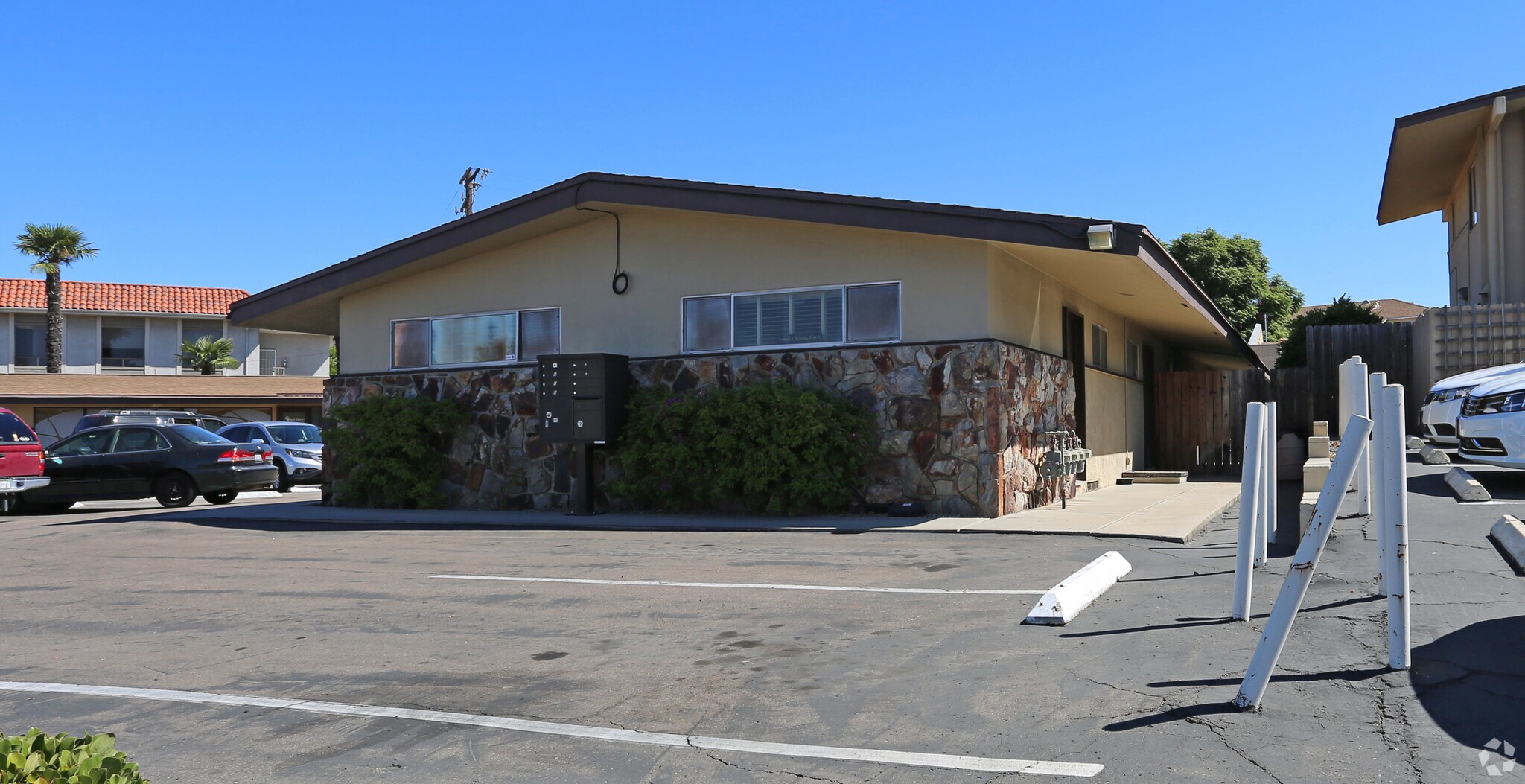 8875 La Mesa Blvd, La Mesa, CA 91942 Building 2