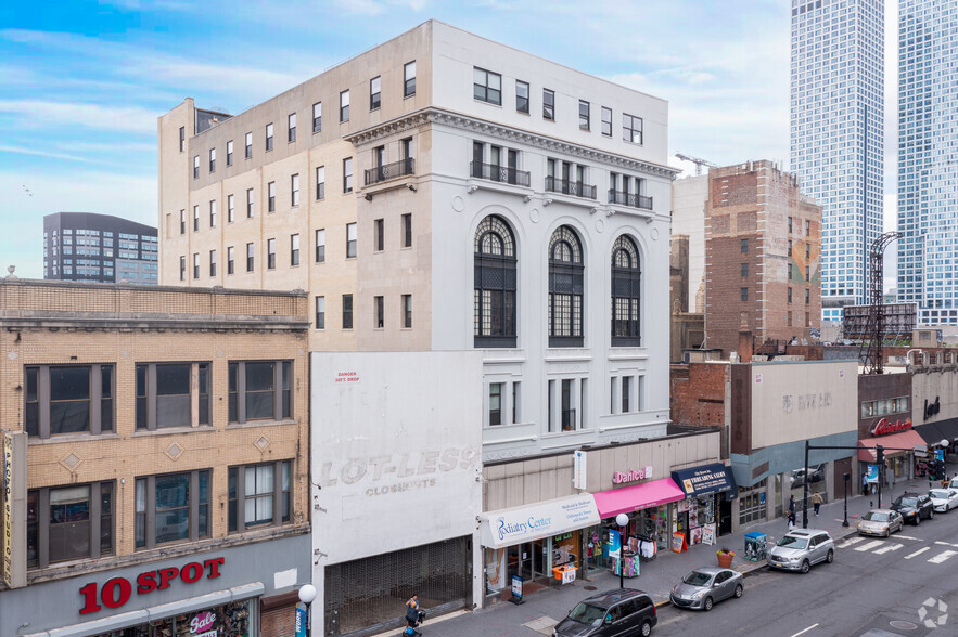 2851 John F Kennedy Blvd, Jersey City, NJ for sale - Primary Photo - Image 1 of 1