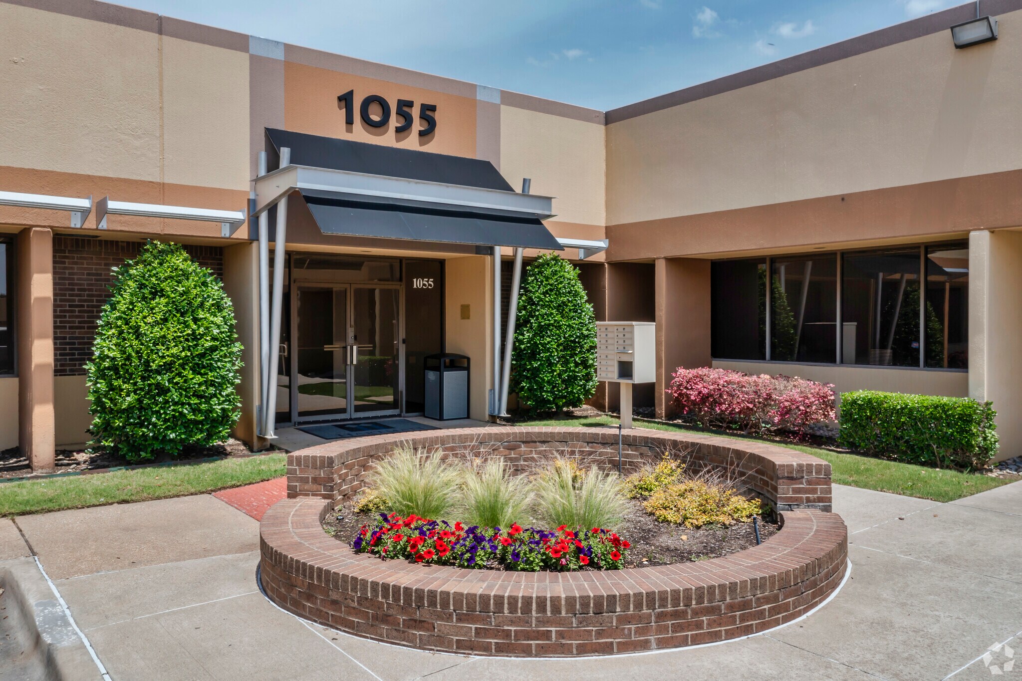 1055 S Sherman St, Richardson, TX 75081 - Spring Valley Business Center ...