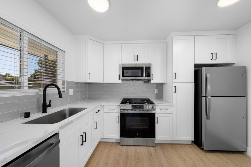 1644 Grove St, San Diego, CA for sale - Building Photo - Image 3 of 21