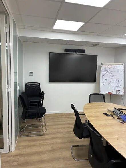 Office in Paris for sale - Interior Photo - Image 3 of 10