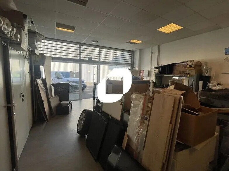 Flex in Bordeaux for lease - Interior Photo - Image 2 of 7