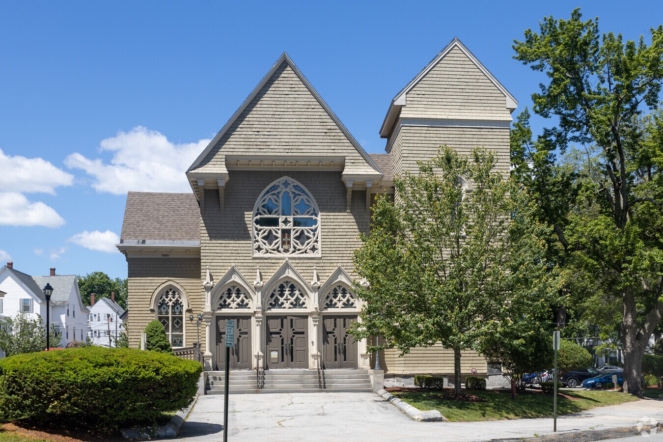 138 Coolidge Ave, Manchester, NH 03102