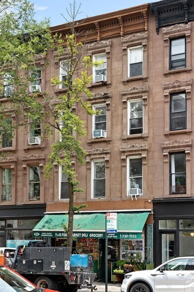 Retail in Brooklyn, NY for sale - Primary Photo - Image 1 of 1