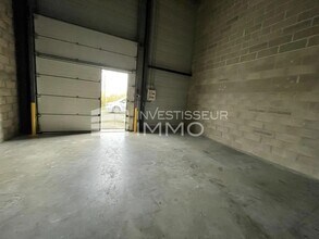 Flex in Saint-Fargeau-Ponthierry for lease Interior Photo- Image 2 of 2