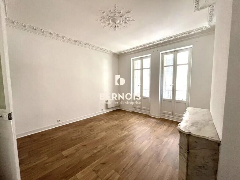 Office in Toulon for lease - Interior Photo - Image 2 of 7