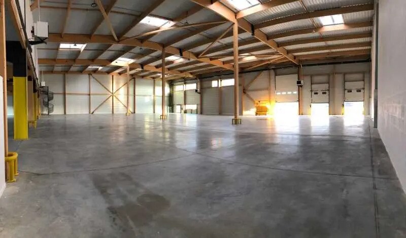 Flex in Louvres for lease - Building Photo - Image 2 of 12