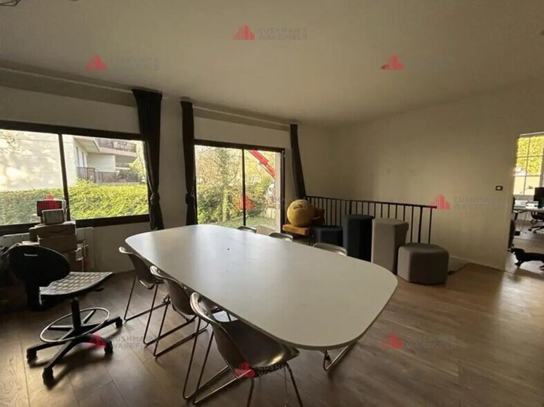 Office in Dijon for lease - Interior Photo - Image 3 of 4