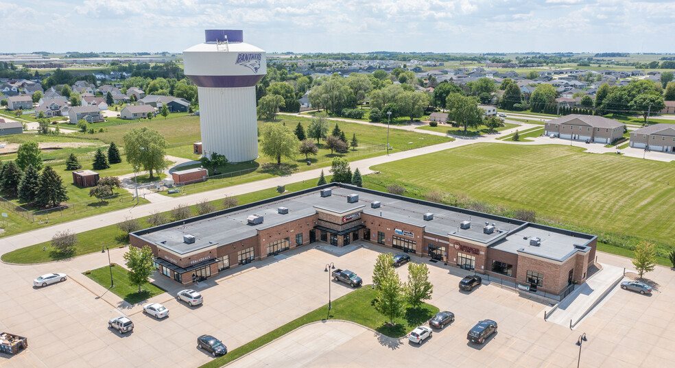 Greenhill Rd, Cedar Falls, IA for lease - Building Photo - Image 1 of 7