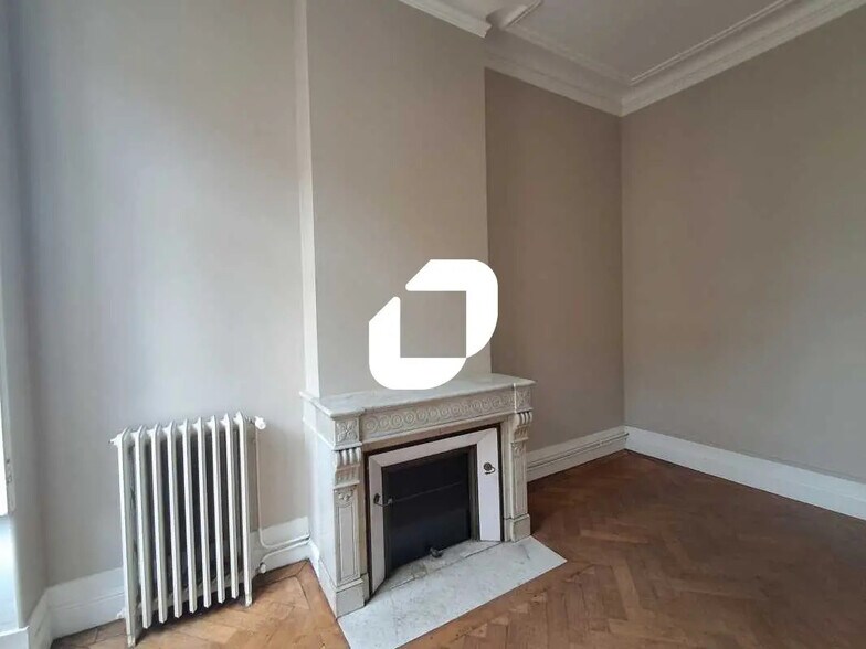 Office in Bordeaux for lease - Interior Photo - Image 3 of 13