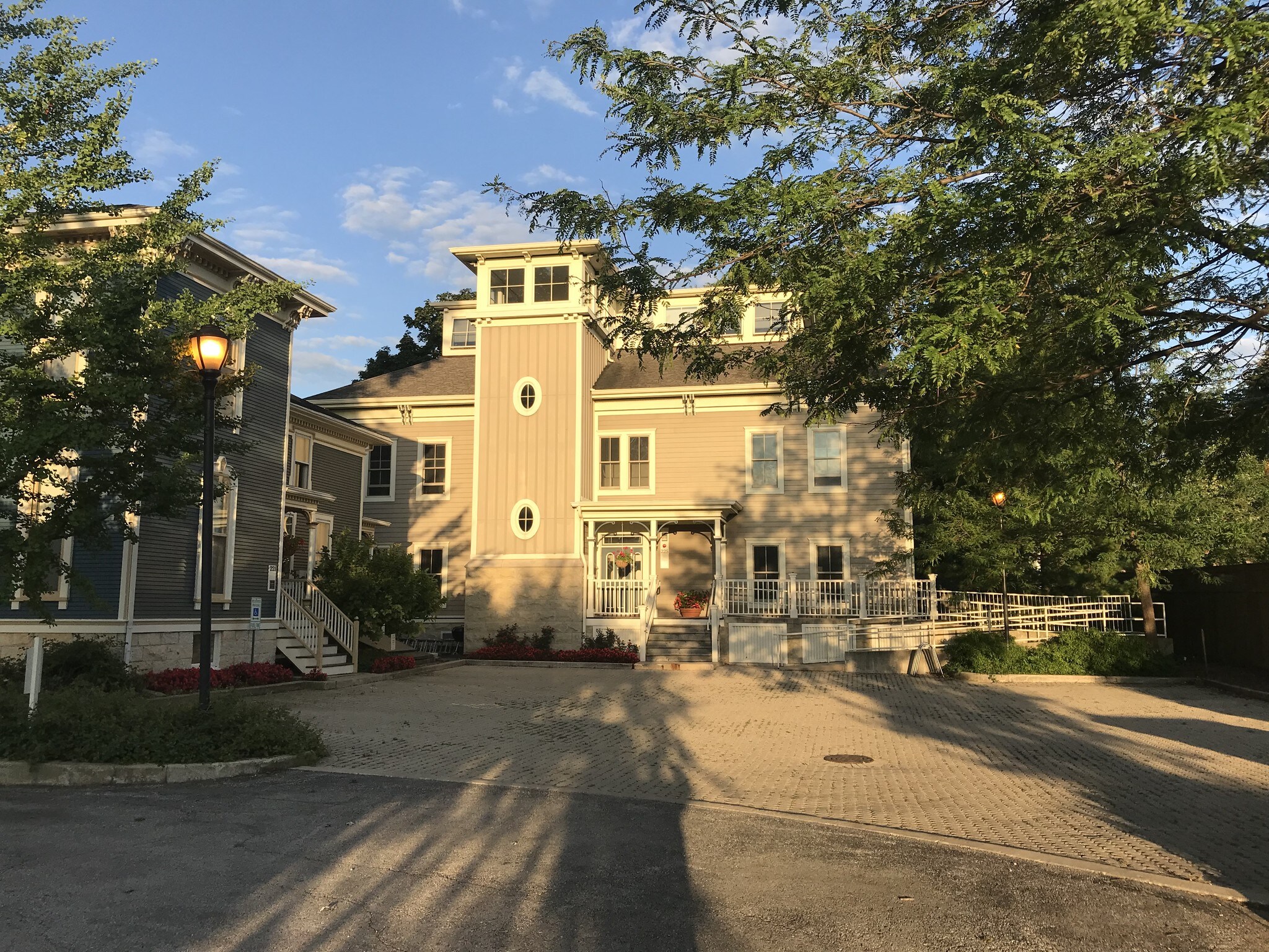 225 W Jefferson Ave, Naperville, IL 60540 Office for Lease