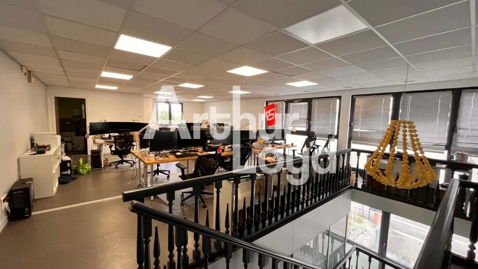 Office in Caen for lease - Interior Photo - Image 1 of 5