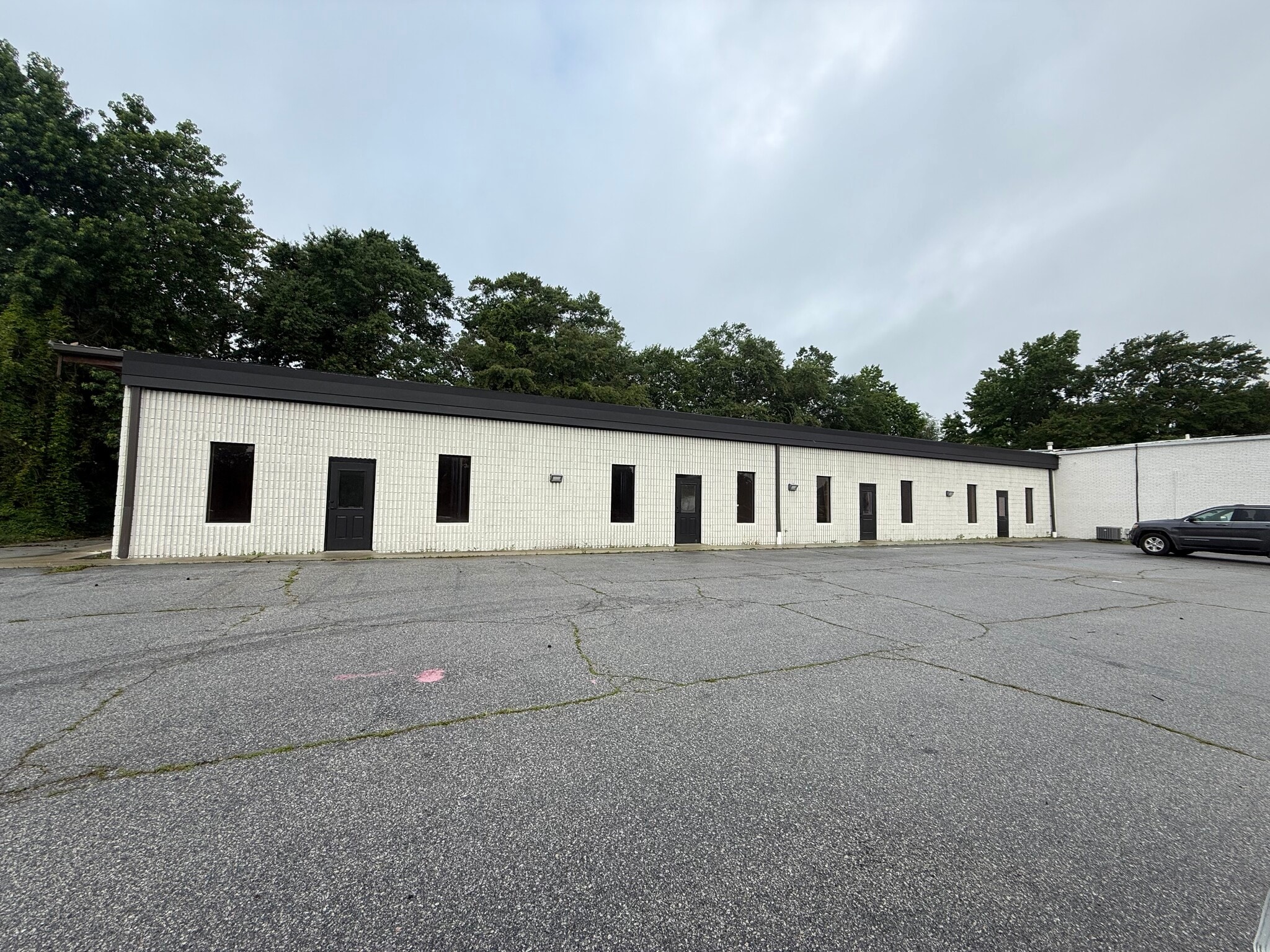 1065-1073 Harbor Dr, West Columbia, SC for lease Building Photo- Image 1 of 2