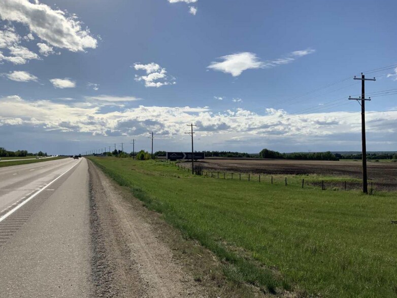 53203 271 Range Rd, Parkland County, AB for sale - Building Photo - Image 2 of 4