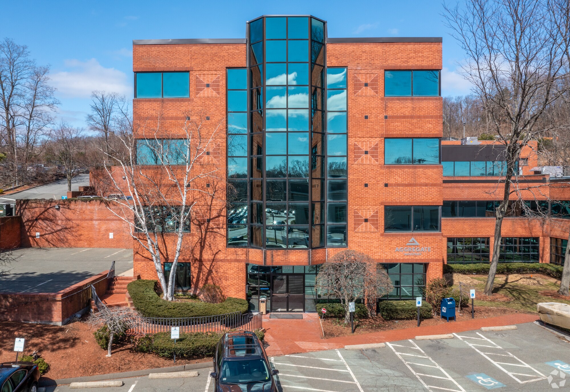 17111715 Broadway, Saugus, MA 01906 Corporate Center North