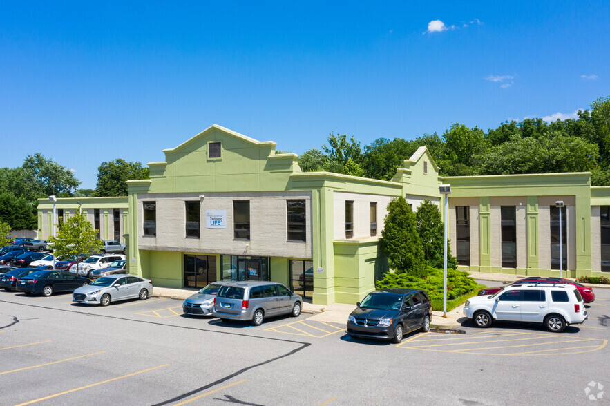 715 Twining Rd, Dresher, PA for lease - Building Photo - Image 1 of 28