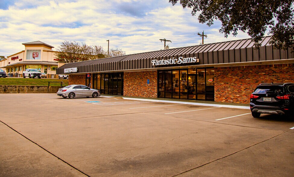 2445 S Day St, Brenham, TX for sale - Building Photo - Image 1 of 1