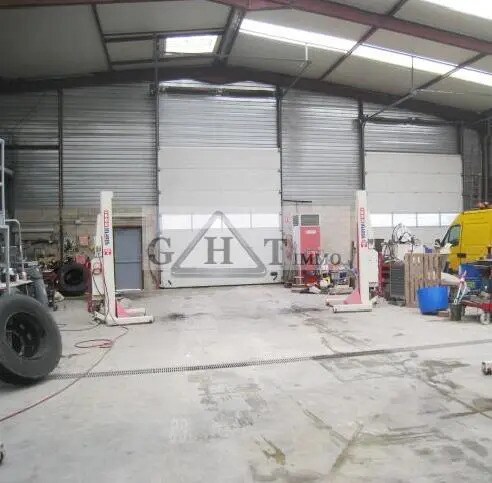 Flex in Drancy for lease - Interior Photo - Image 2 of 2