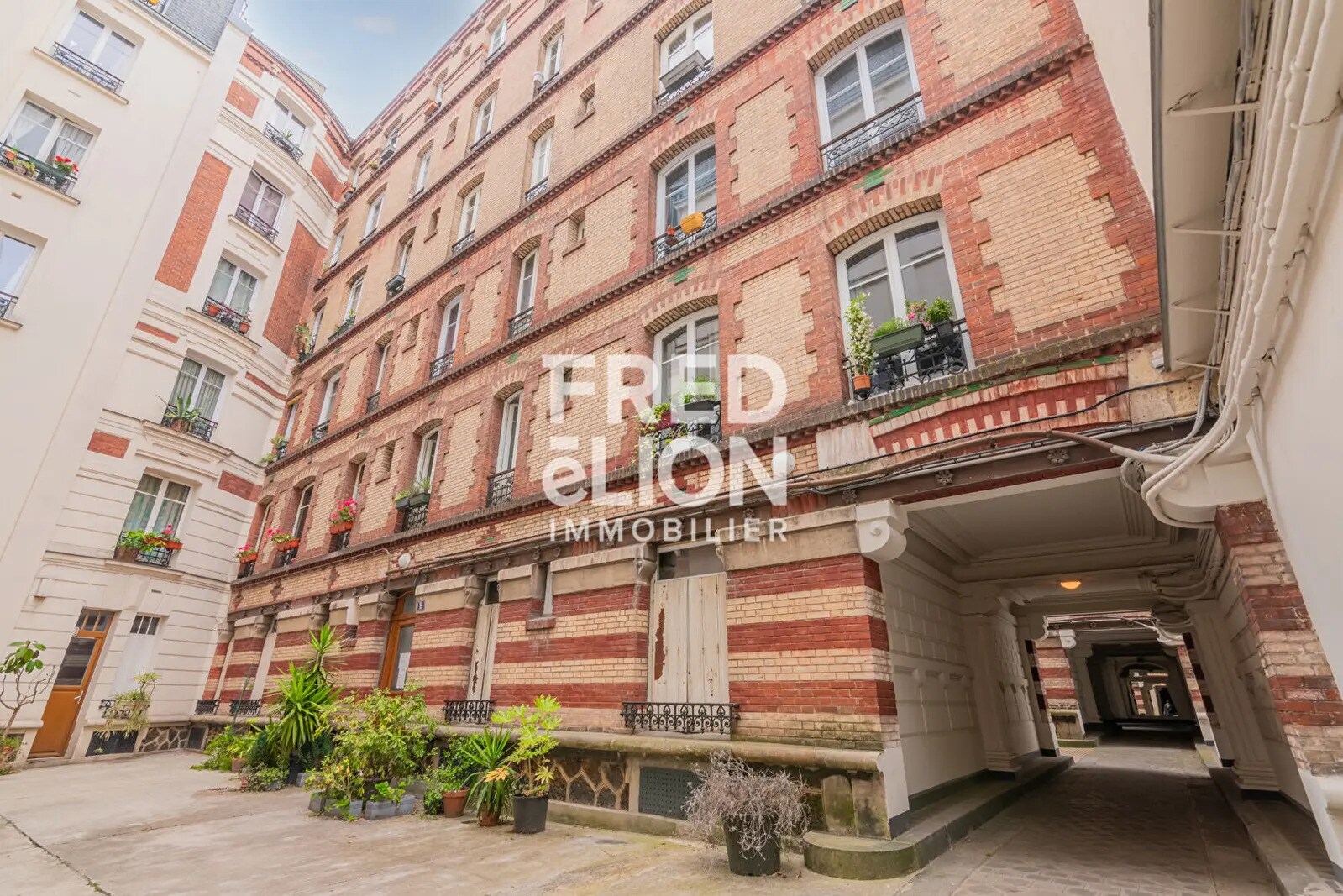 48 Rue Du Château Landon, Paris for sale Building Photo- Image 1 of 5