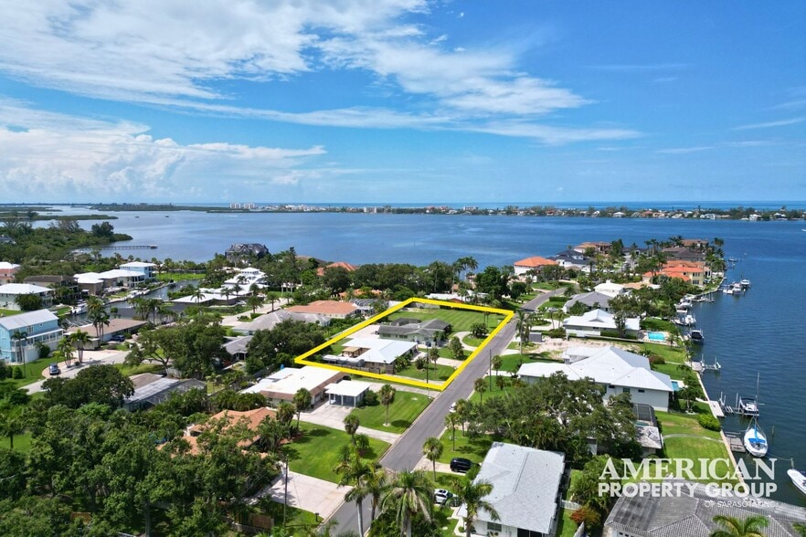 Residential Assemblage Near Siesta Key portfolio of 3 properties for sale on LoopNet.com - Building Photo - Image 1 of 8