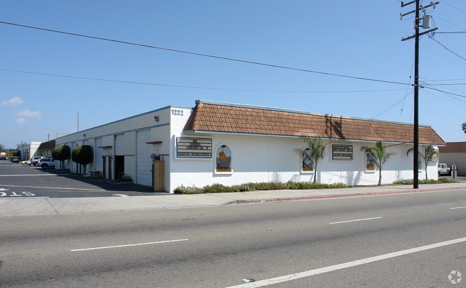 1222-1230 Saviers Rd, Oxnard, CA for lease - Building Photo - Image 2 of 7