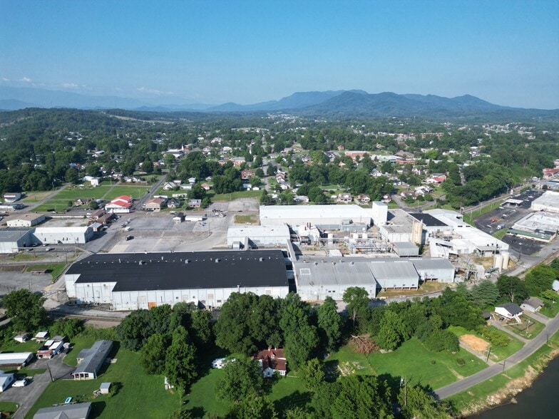 540 E Broadway, Newport, TN for lease - Building Photo - Image 3 of 24