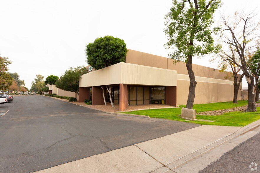 4035 W Van Buren St, Phoenix, AZ for lease - Building Photo - Image 2 of 4