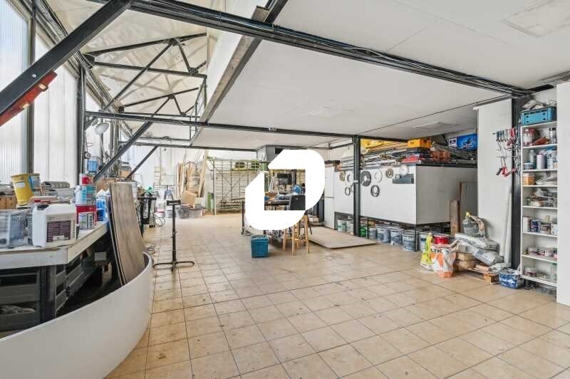 Flex in Colombes for sale - Interior Photo - Image 1 of 12