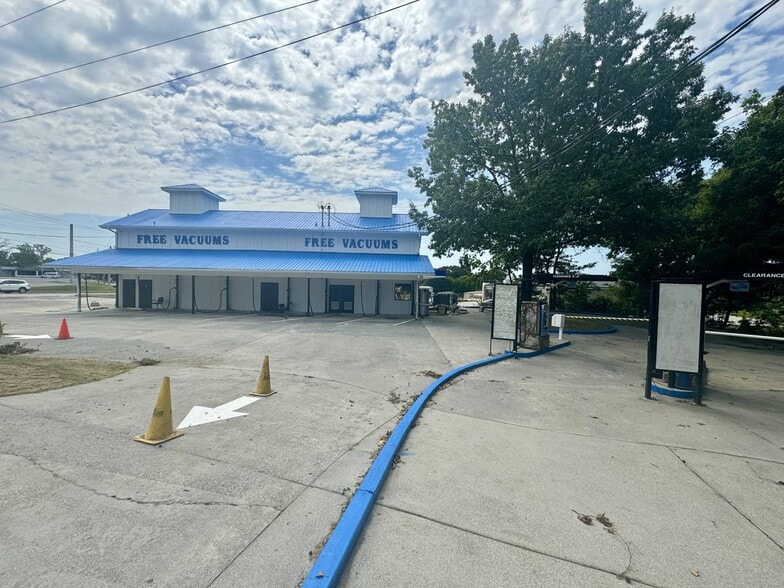 601 S Wall St, Calhoun, GA for sale - Building Photo - Image 2 of 4