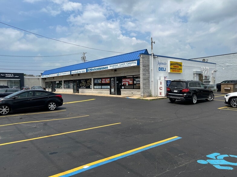 231 Robbins Ln, Syosset, NY for lease - Building Photo - Image 2 of 6